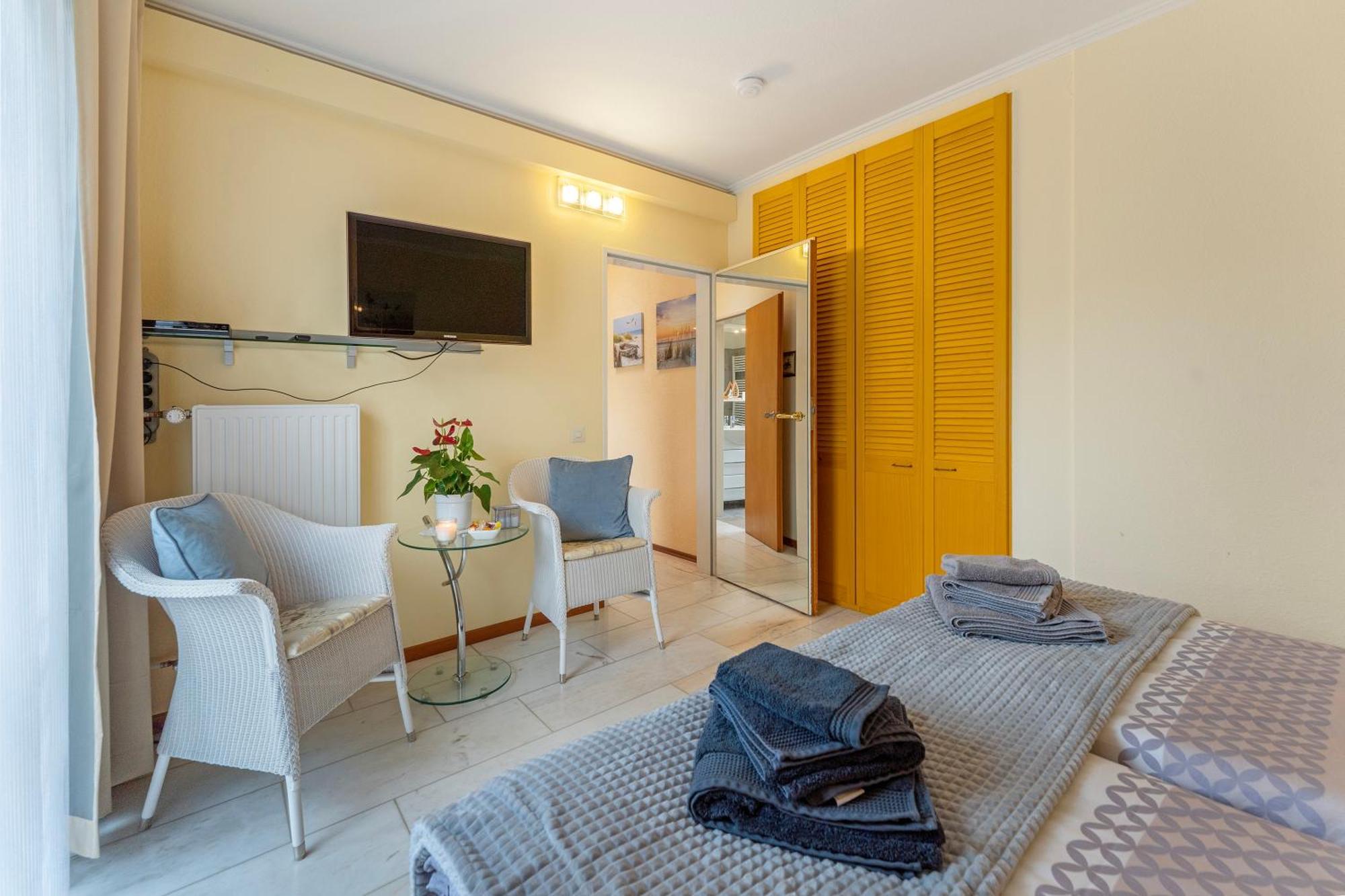 Apartment 1 *