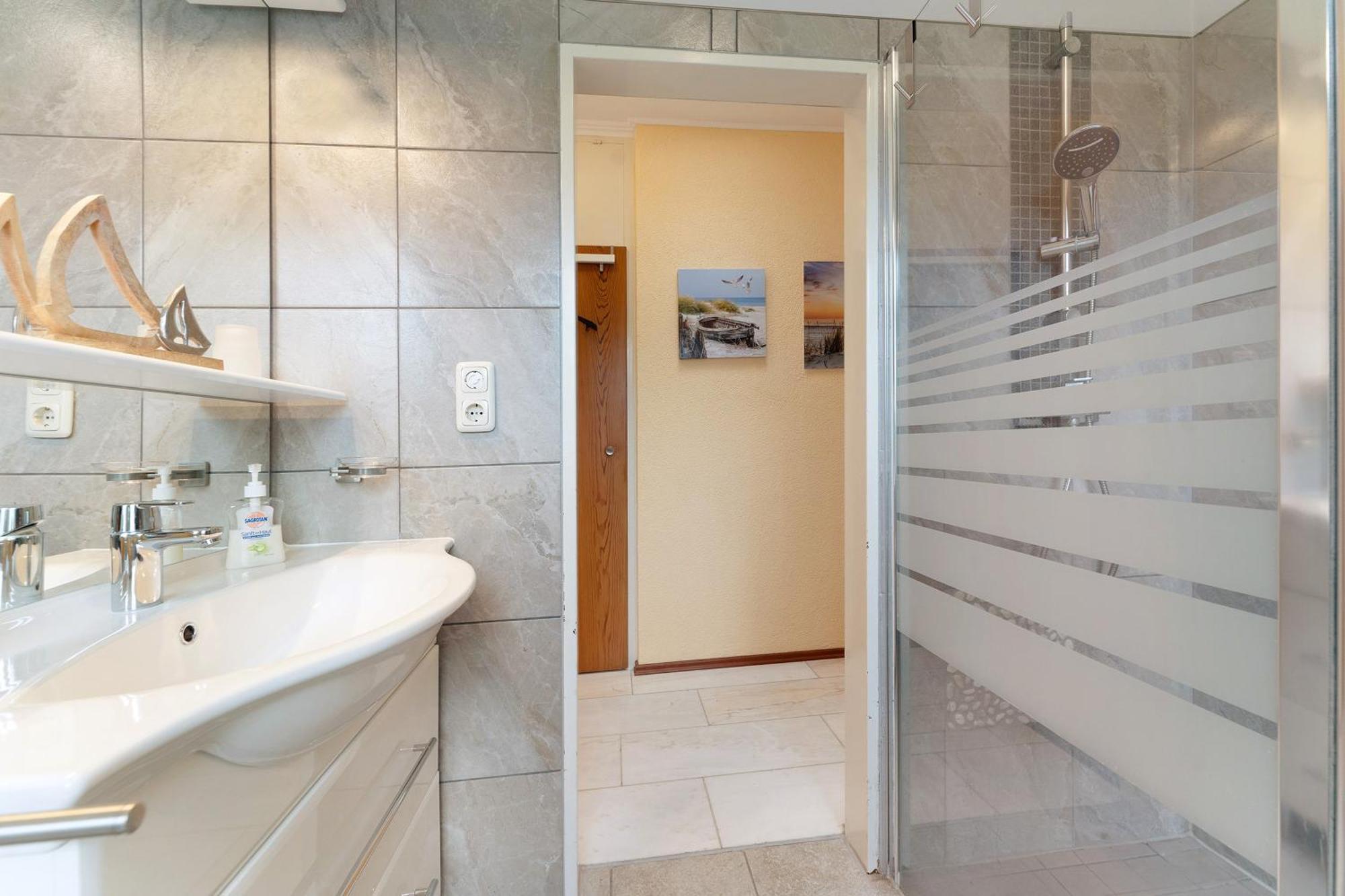 1 Apartment